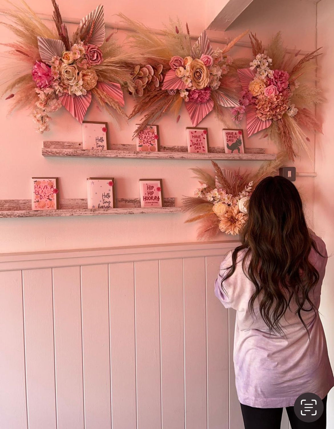 Brighten Up Your Workspace with Dried Flowers!